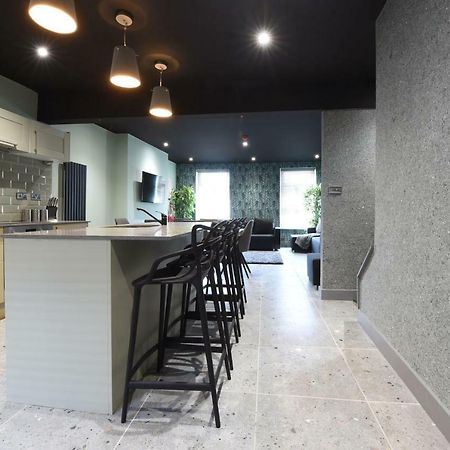 La Jungle Du Swan Apartment Манчестър Екстериор снимка