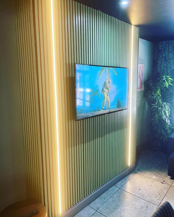 La Jungle Du Swan Apartment Манчестър Екстериор снимка