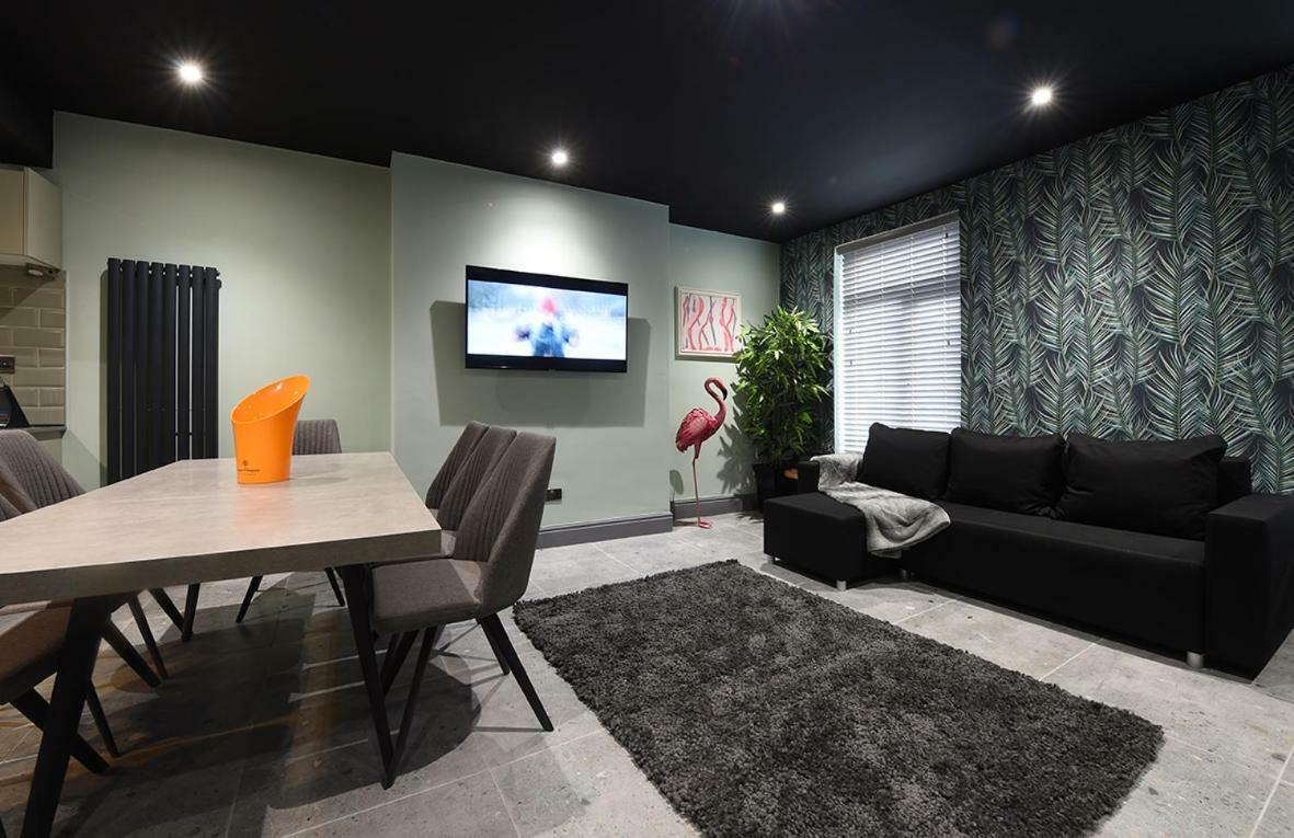 La Jungle Du Swan Apartment Манчестър Екстериор снимка