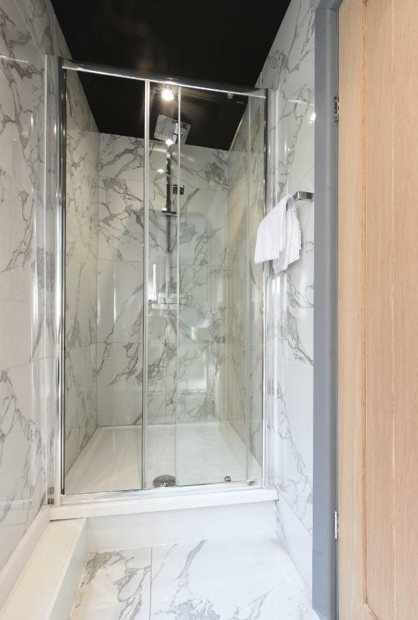 La Jungle Du Swan Apartment Манчестър Екстериор снимка